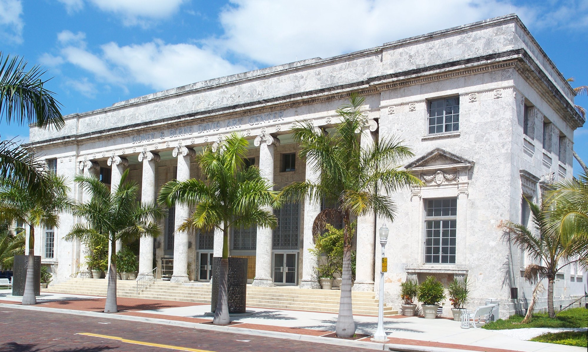 Historic courthouse building in downtown Fort Myers
